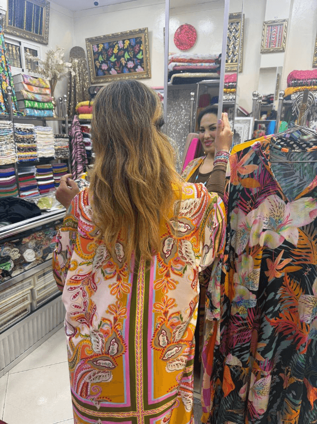 Kimono Satiné Fluide – Coupe Oversize & Motifs Baroques Chics